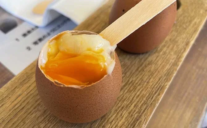 美味しいグルメを食べ歩き
