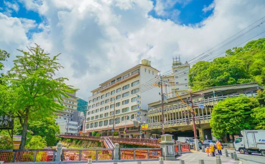 【個室寮で快適👍】有馬温泉駅チカお宿！海外ゲスト多数で語学スキルも活かせる環境
