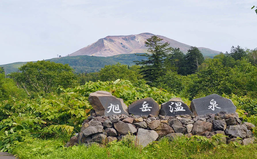 【温泉好き必見の求人♨️】敷地内から5つの源泉が湧き出る！歴史あるお宿でリゾートバイト