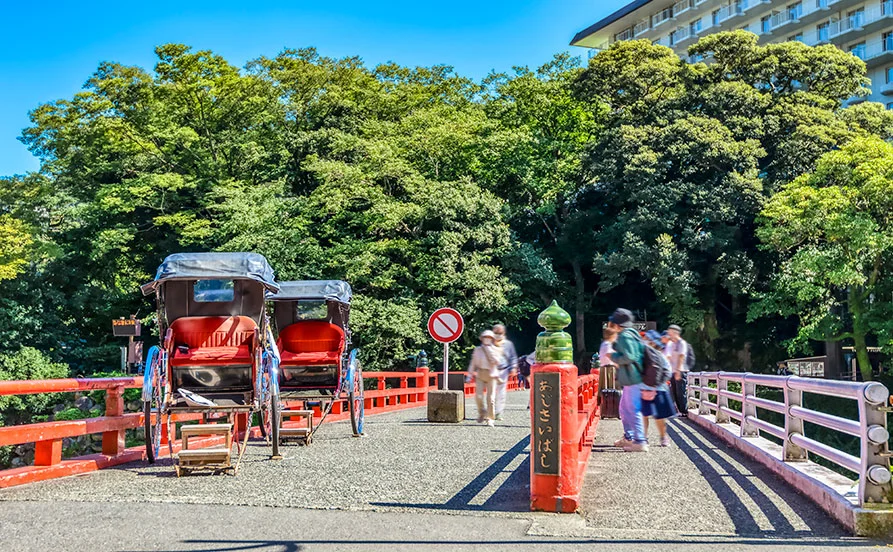 ＼語学力活かせる／人気観光地☆箱根の和モダン旅館でリゾートバイト✨駅近＆コンビニ徒歩圏内と生活便利♪
