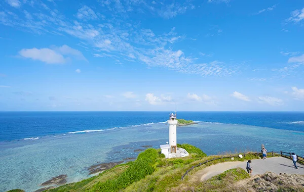 エメラルドグリーンの海と豊かな自然があなたを待っています。【石垣島おすすめ求人】寮は市街地で周辺環境もばっちり♪