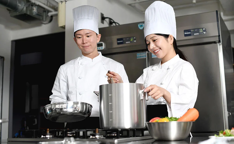 日本三名泉の湯に癒やされる！【風情あふれる下呂の和風ホテルでお仕事】寮費・食費無料の住み込みバイト