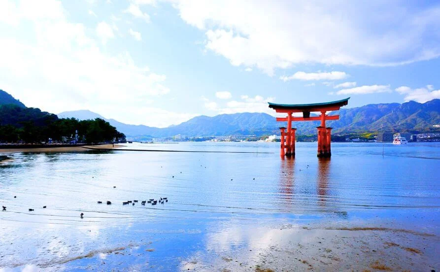 海外からのお客様が多い宮島で、語学を活かしてリゾートバイト🤗シフトは通し勤務で働きやすいです【宮島】