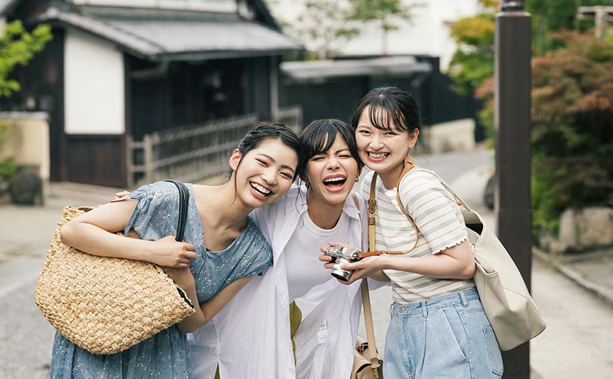 祇園・先斗町まで徒歩圏内☆【語学スキルや接客経験を活かせる絶好の環境👍】休日は観光や食べ歩きを満喫できる京都中心部