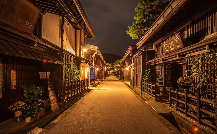 外国人観光客に大人気エリア飛騨高山＼館内寮で通勤が楽ちん✨／築100年以上の歴史を持つの小規模旅館でのお仕事
